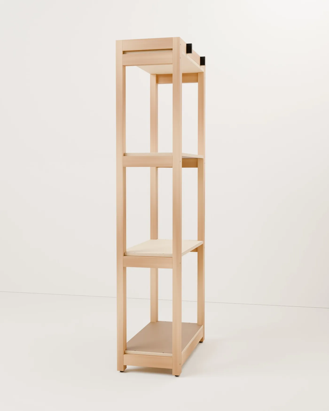 Estantería alta de madera · Estantería alta de madera
