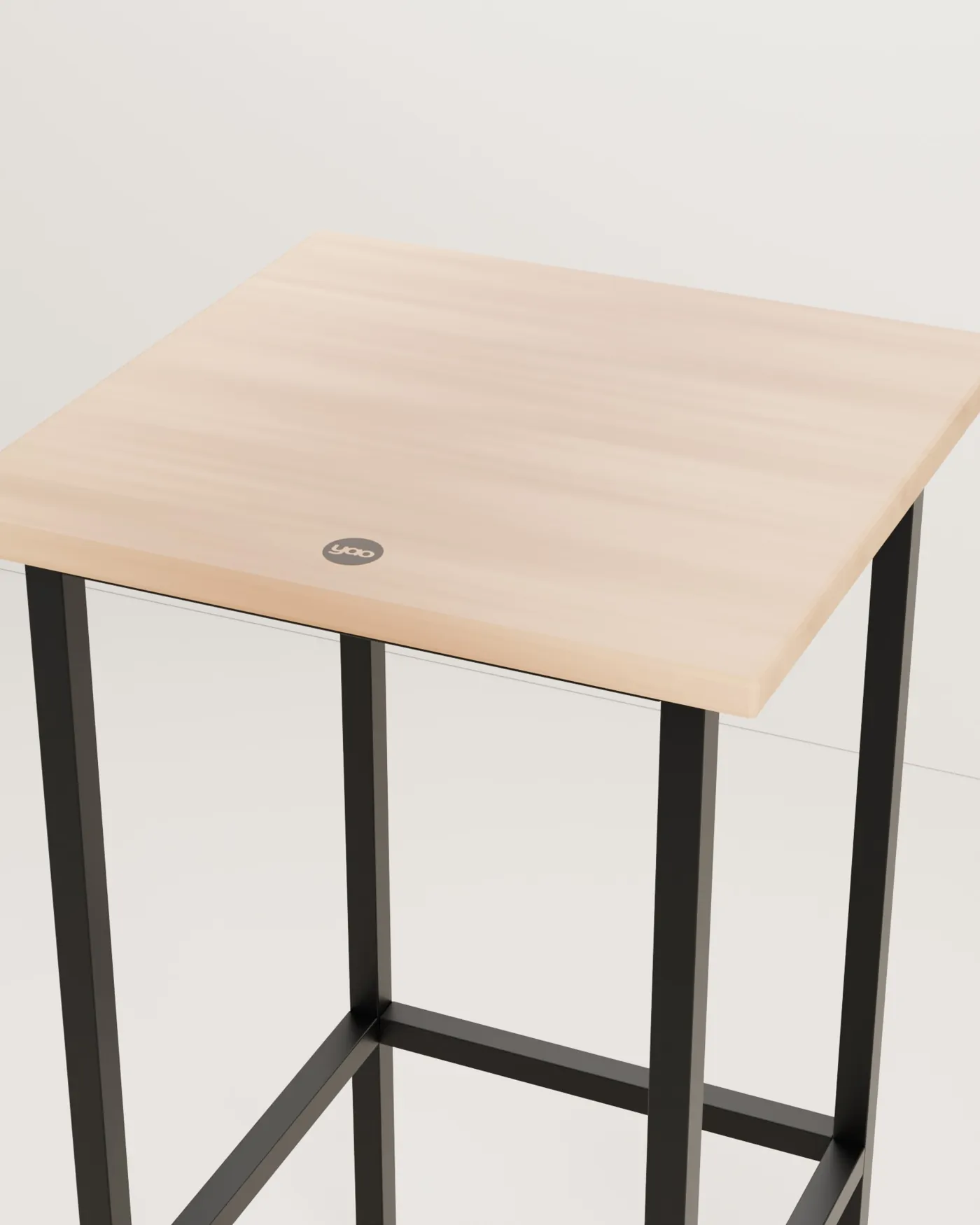 Mesa alta de bar de madera · Mesa alta de bar de madera